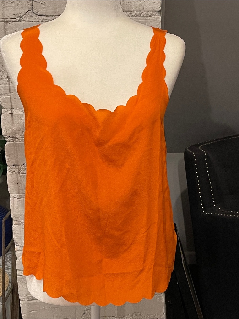 Scallop-Edge Sleeveless silk Tank Top in Burnt Orange